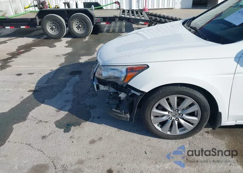 2011 Honda Accord z USA, uszkodzony, nr VIN 1HGCP2F89BA146008